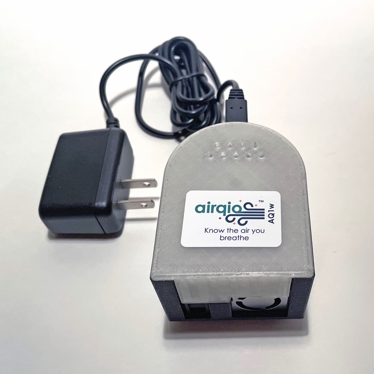 AQ1w S55 WIfi indoor air quality monitor, front
